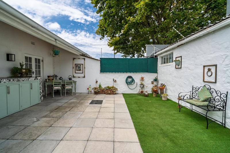 2 Bedroom Property for Sale in Harfield Village Western Cape